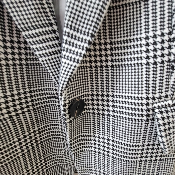 Blazer - Picture 5 of 6